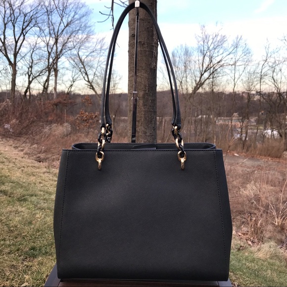 ❗️SOLD❗Michael Kors Sofia Large Tote Shoulder Bag - Picture 2 of 8